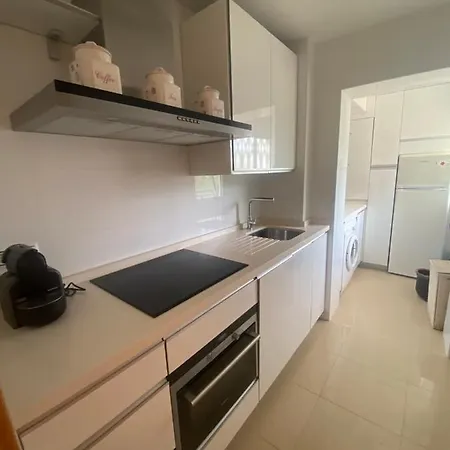 Homely Paseo Maritimo Edificio Eden Roc Марбелья