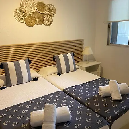 Апартаменты Homely Paseo Maritimo Edificio Eden Roc Марбелья