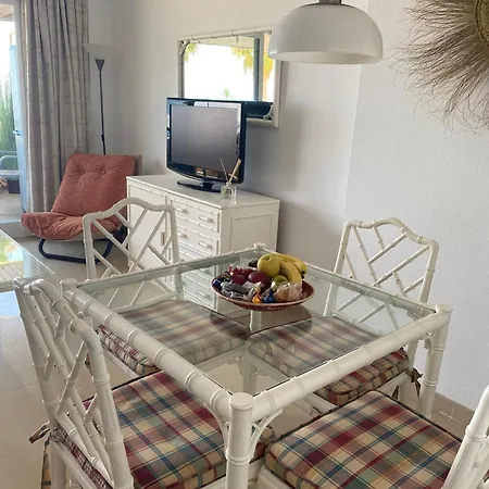 Homely Paseo Maritimo Edificio Eden Roc * Марбелья