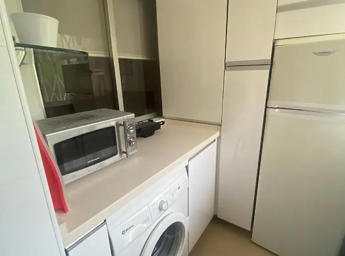 아파트 Homely Paseo Maritimo Edificio Eden Roc 마르베야