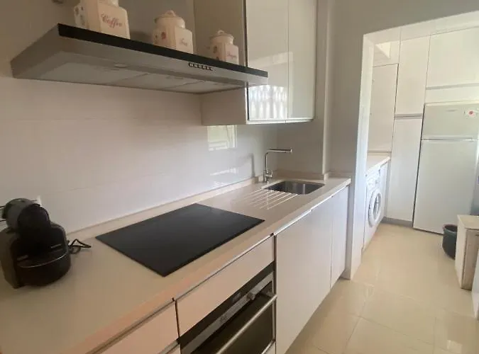 Homely Paseo Maritimo Edificio Eden Roc 마르베야