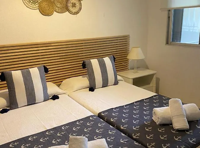 아파트 Homely Paseo Maritimo Edificio Eden Roc 마르베야